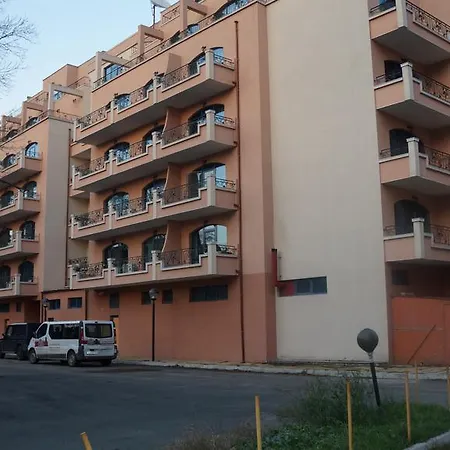 In Bonita ساني بيتش